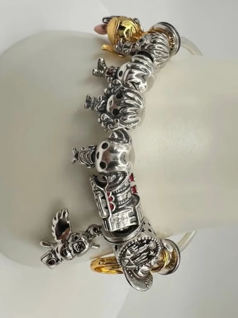Pandora Pandora Harry Potter Round HP Charm S925 ALE Sterling ParinaSilver Charm